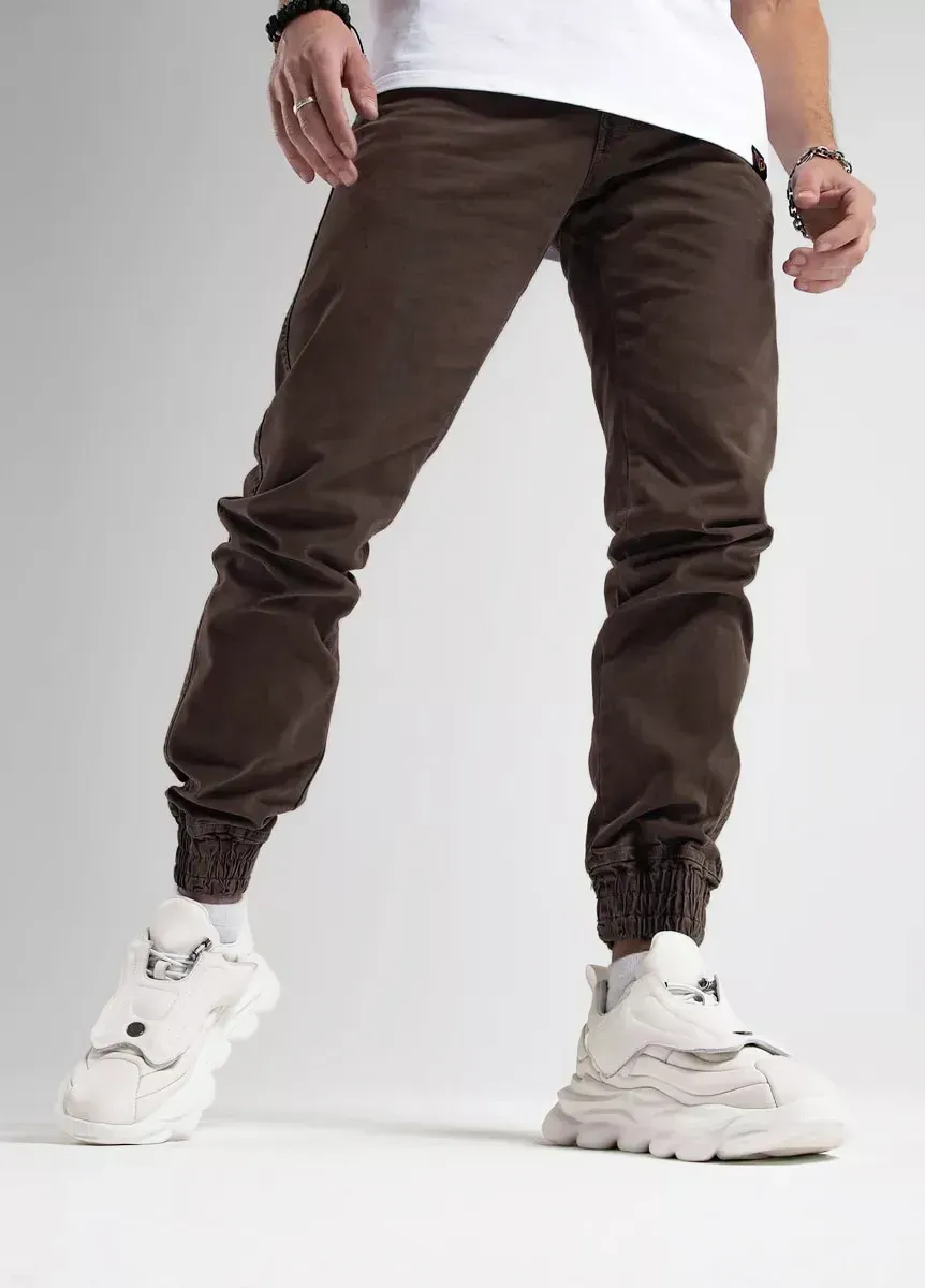 Коричневий